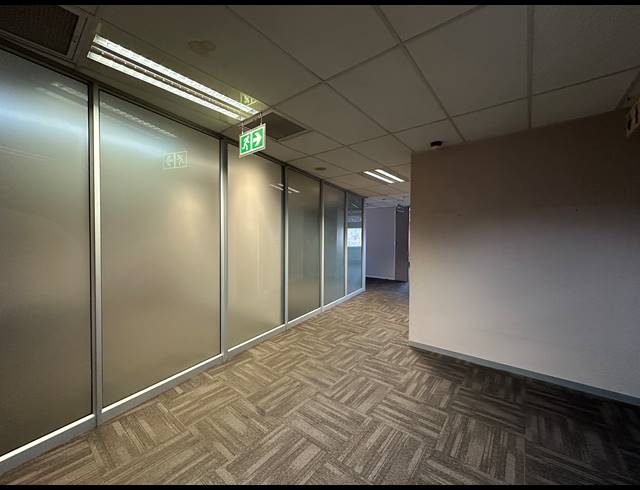 187.10M² OFFICE TO LET IN HIGHVELD